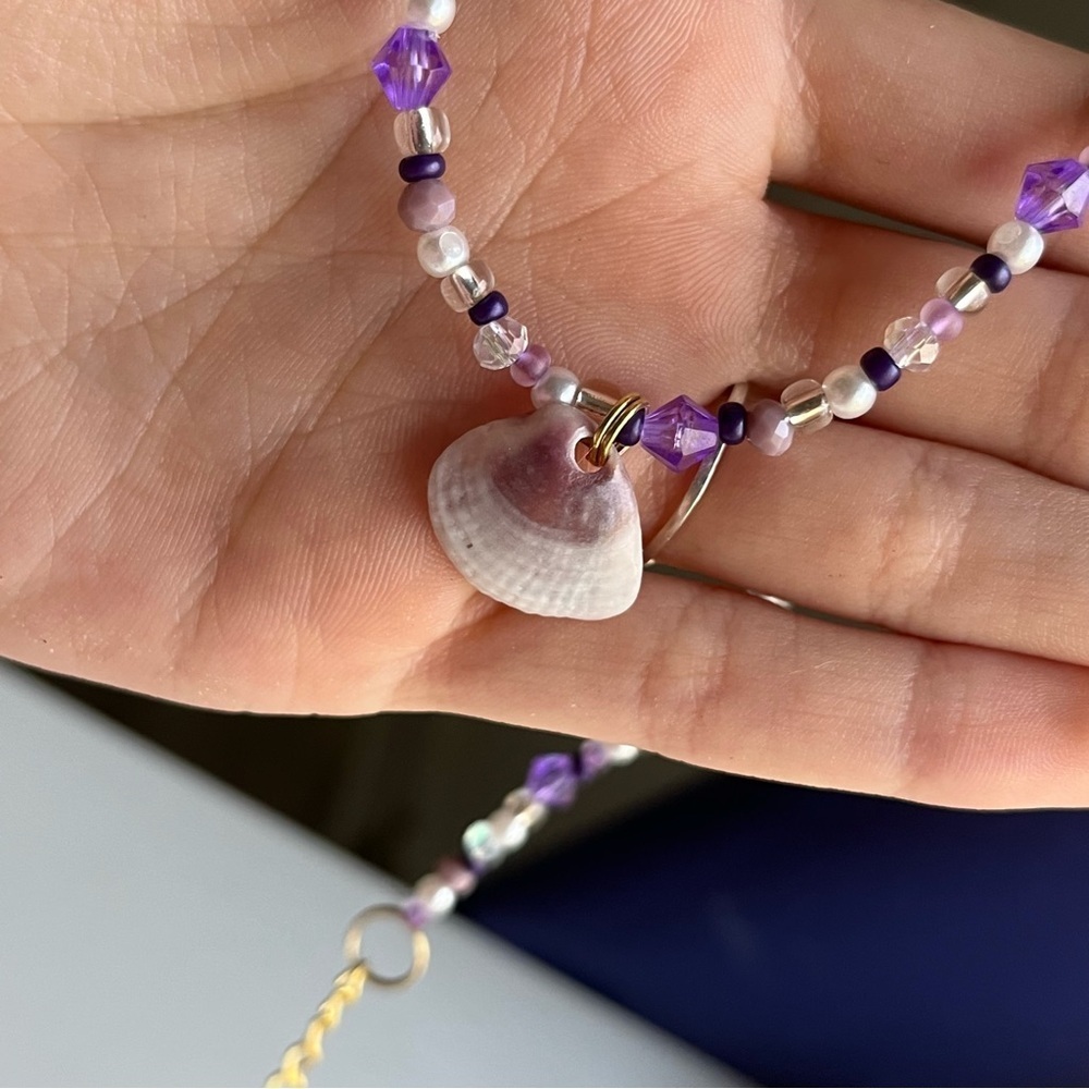 Handmade purple and white beaded necklace with real shell gold - Picture 7 of 9